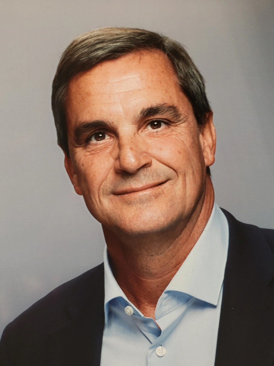 Dr. Hernan Jolly